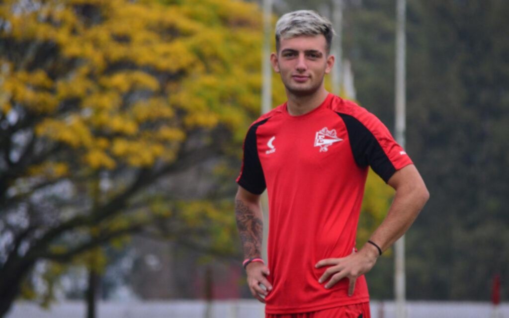 Goleó la Reserva y llegó a la punta