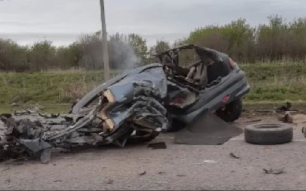 Un adolescente de 16 años que manejaba un auto murió al chocar con un camión en Córdoba