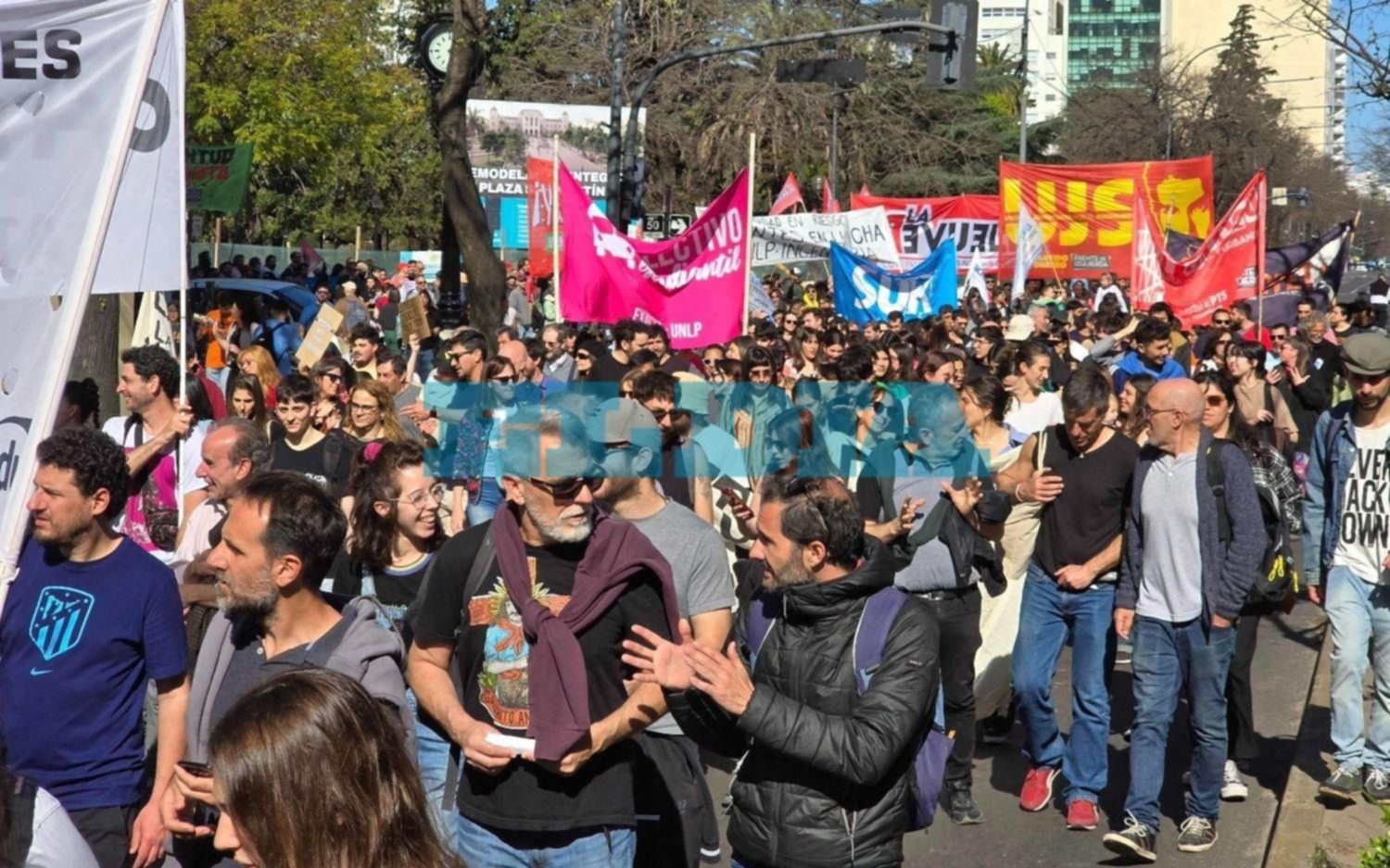 Docentes universitarios rechazaron la oferta del Gobierno y ratificaron la marcha