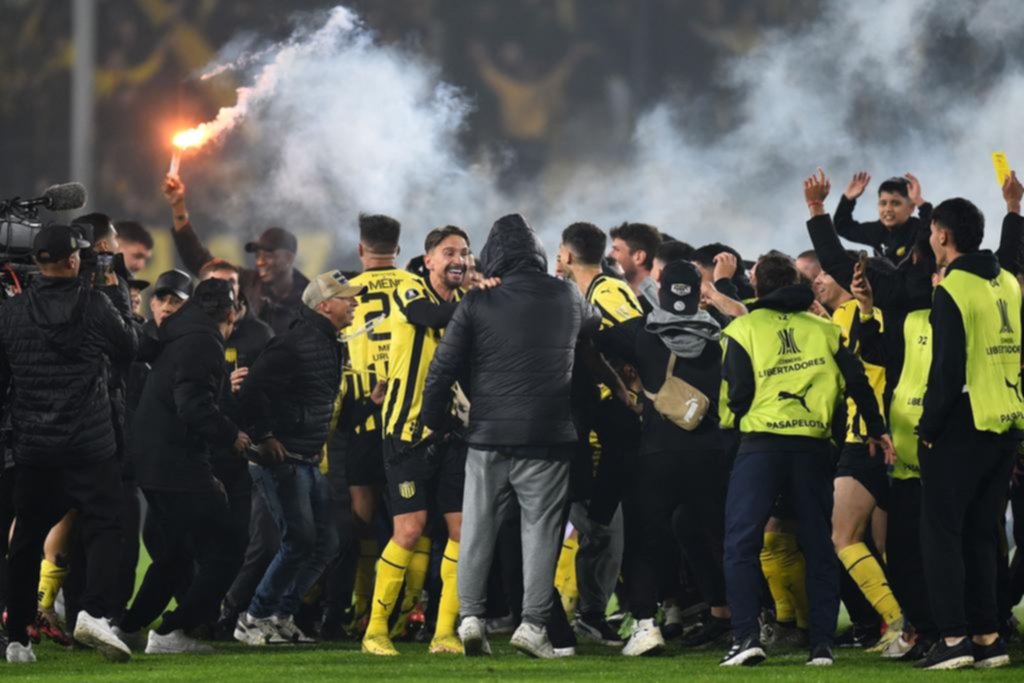 Peñarol dio el batacazo y eliminó a Flamengo