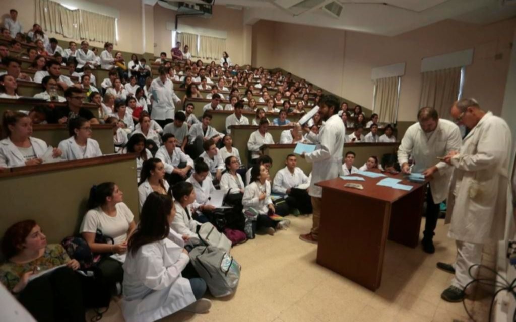 Medicina, la carrera más elegida en el país y con un alto crecimiento de estudiantes extranjeros