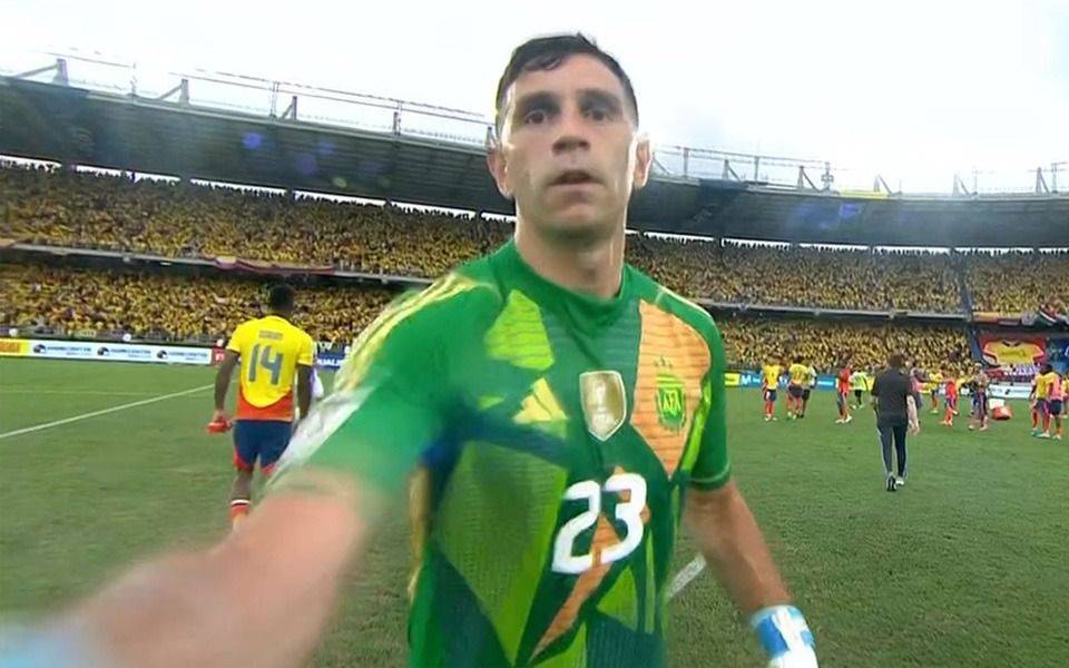 La FIFA sancionó a Dibu Martínez y se perderá dos partidos de las Eliminatorias 2026