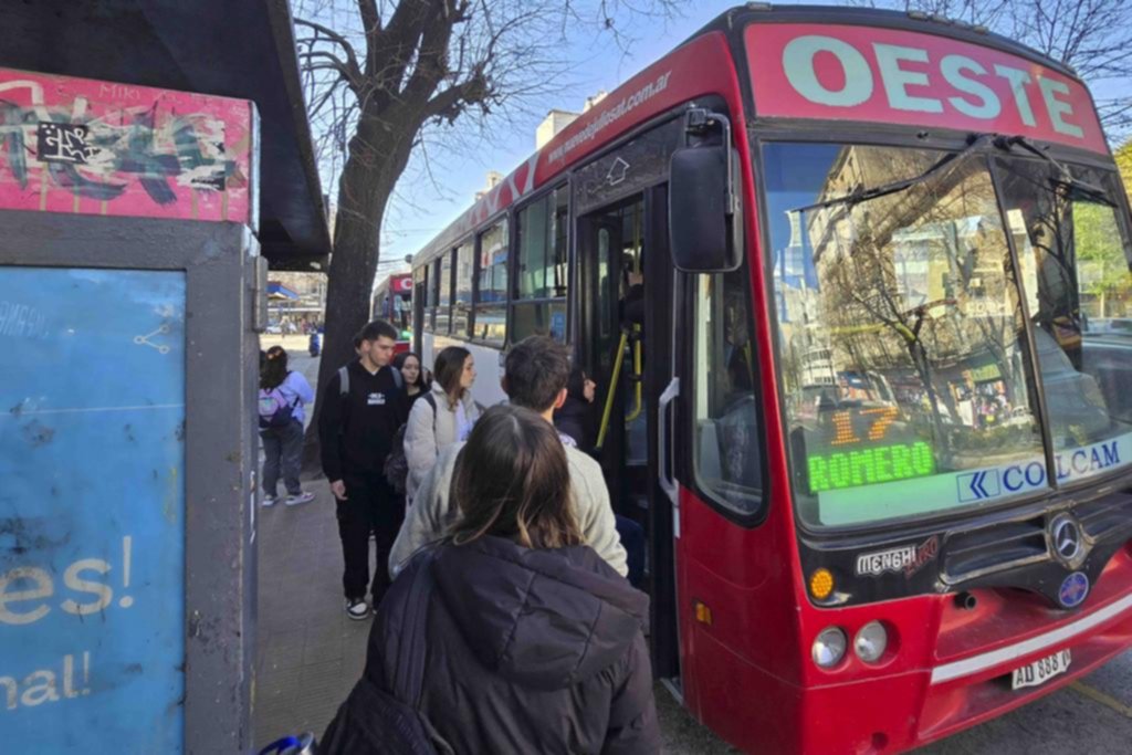 El Gobierno frenó un paro de colectiveros
