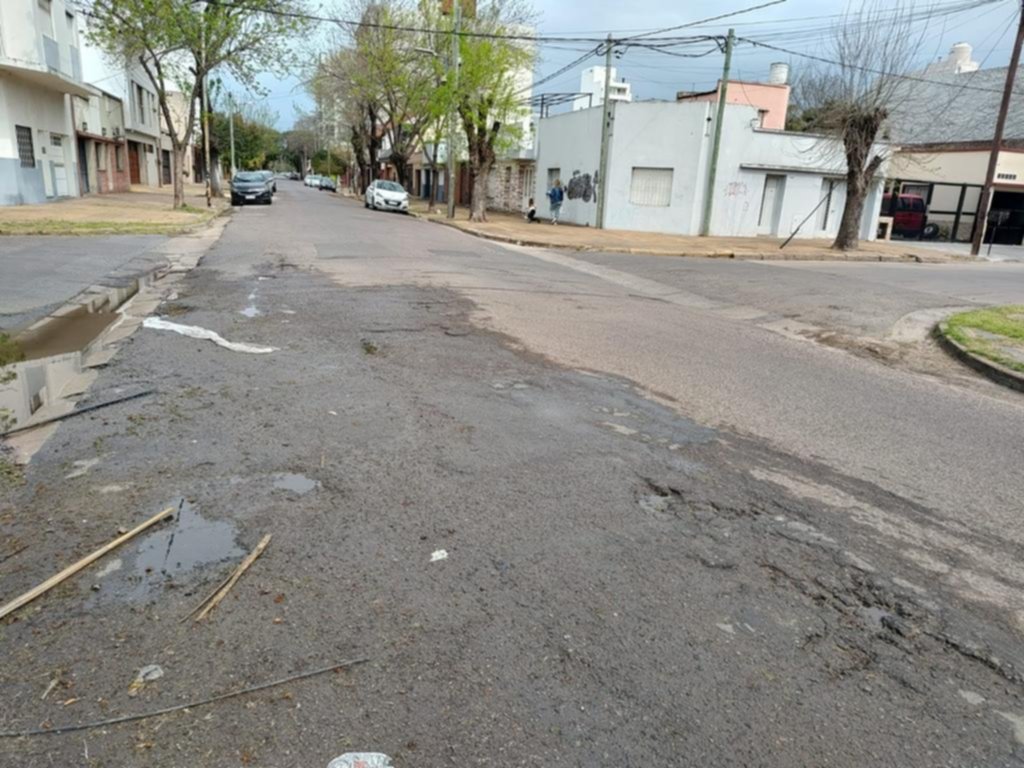 La esquina de 24 y 58, una zona intransitable en pleno casco urbano