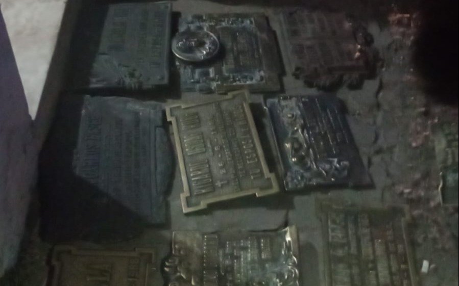 Ladrón sin miedo: se metió a la medianoche a robar placas en el Cementerio de La Plata pero lo atraparon