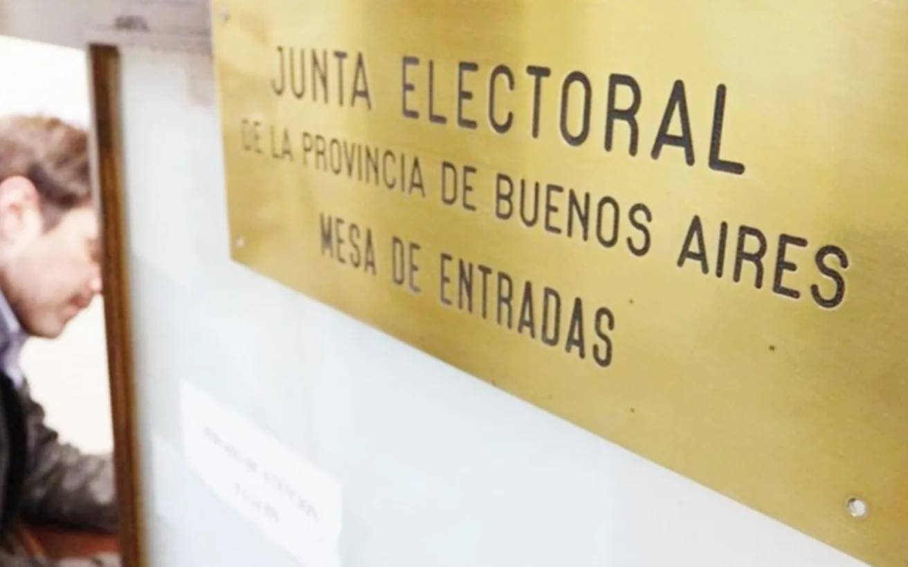 La Junta Electoral bonaerense ratificó que los partidos deberán reponer las boletas en el cuarto oscuro