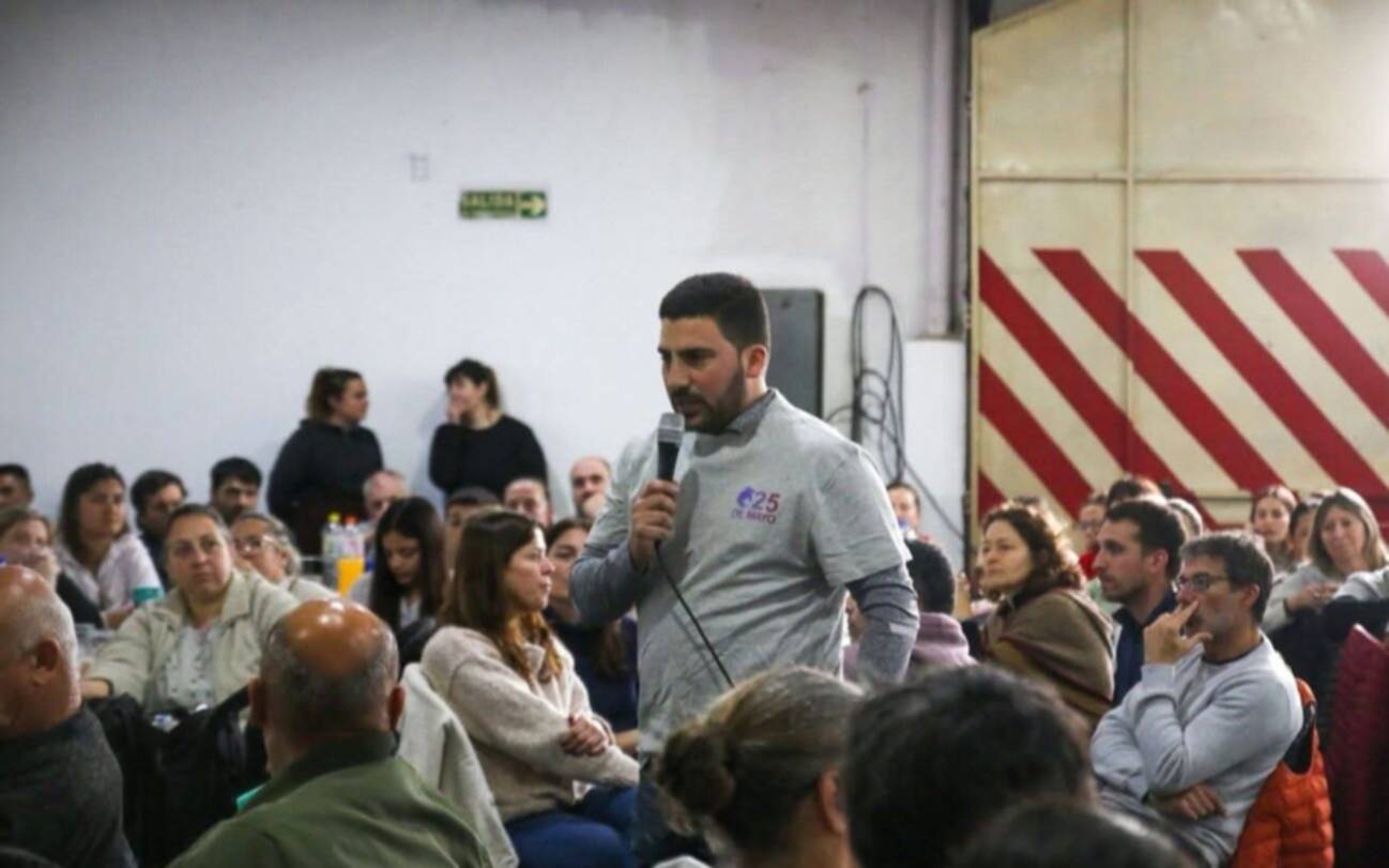 25 de Mayo: Egüen anunció bono, aumento y plan de viviendas para municipales