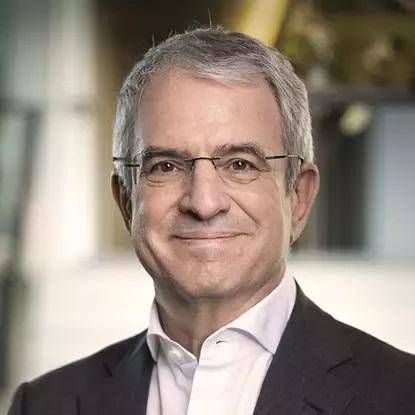 Nestlé echa a su CEO por una relación romántica oculta con una empleada