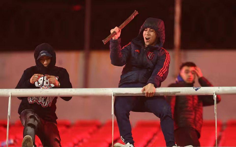 Uno por uno: la lista completa de barras de Independiente con derecho de admisión tras la barbarie vs U. de Chile