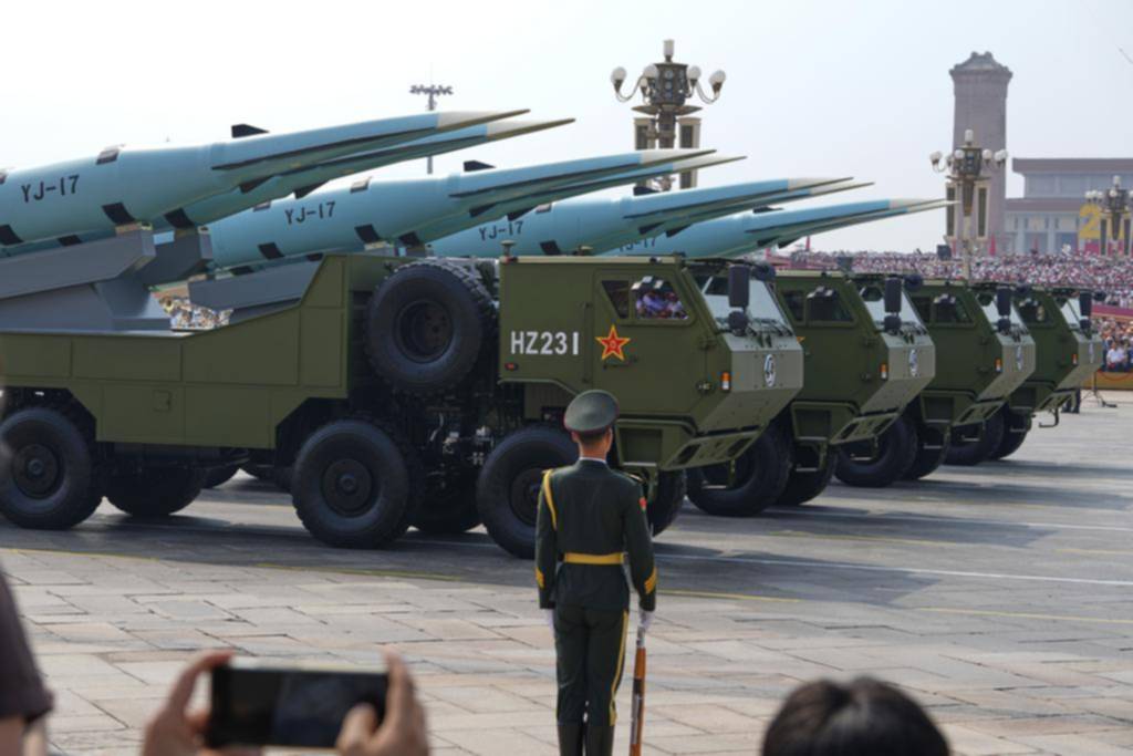 El poderío militar chino: desfile con armas de alta gama