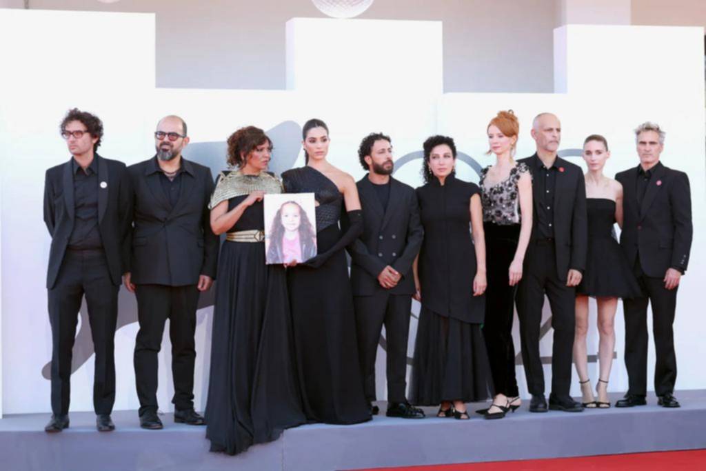 Joaquin Phoenix causó polémica en su paso por Venecia