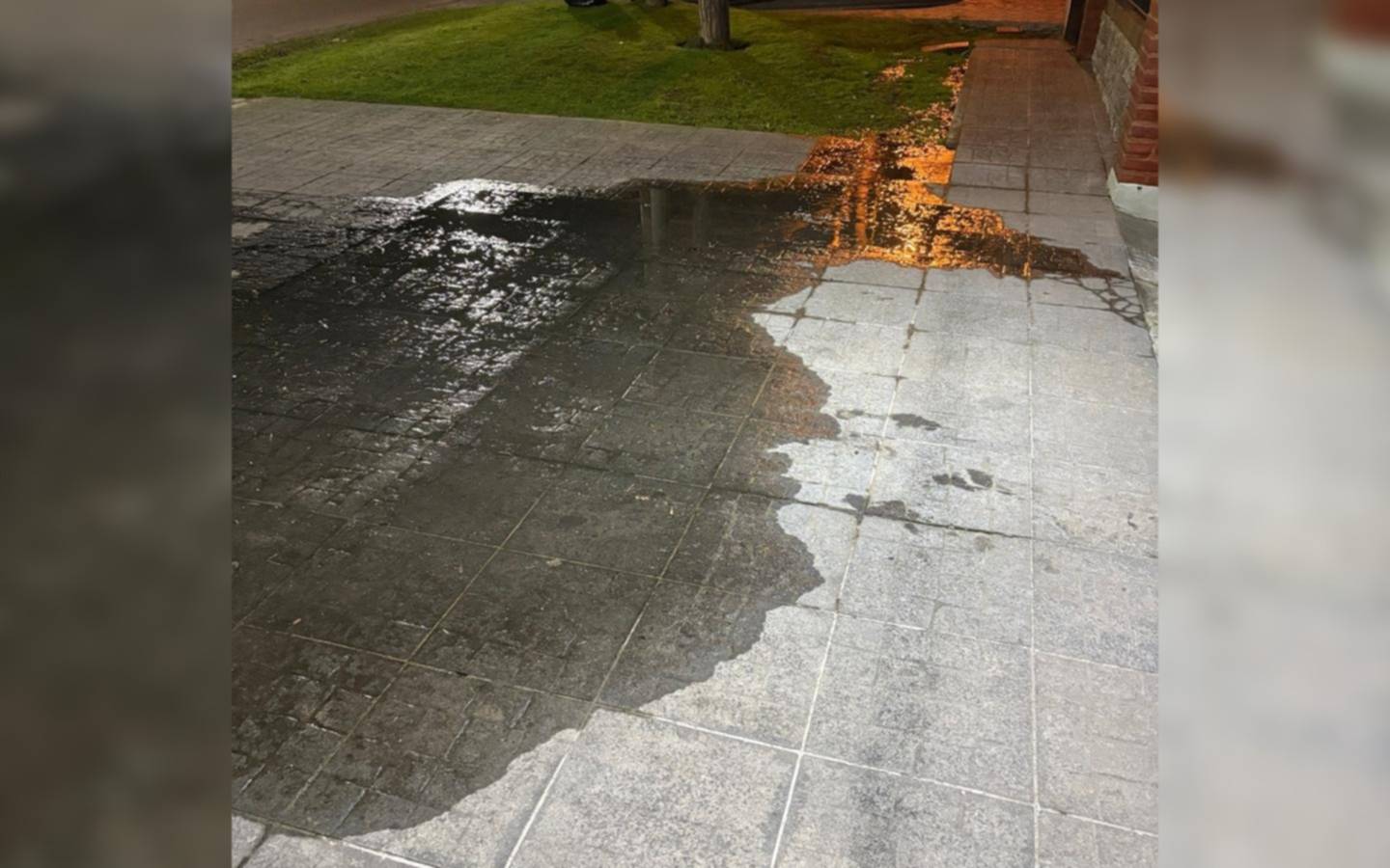 Pérdida de agua en Gonnet se extiende a toda la cuadra