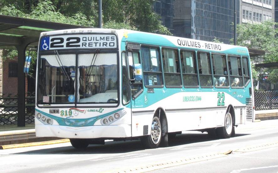 Choferes de la línea 22 de Quilmes inician paro por falta de pago de salarios