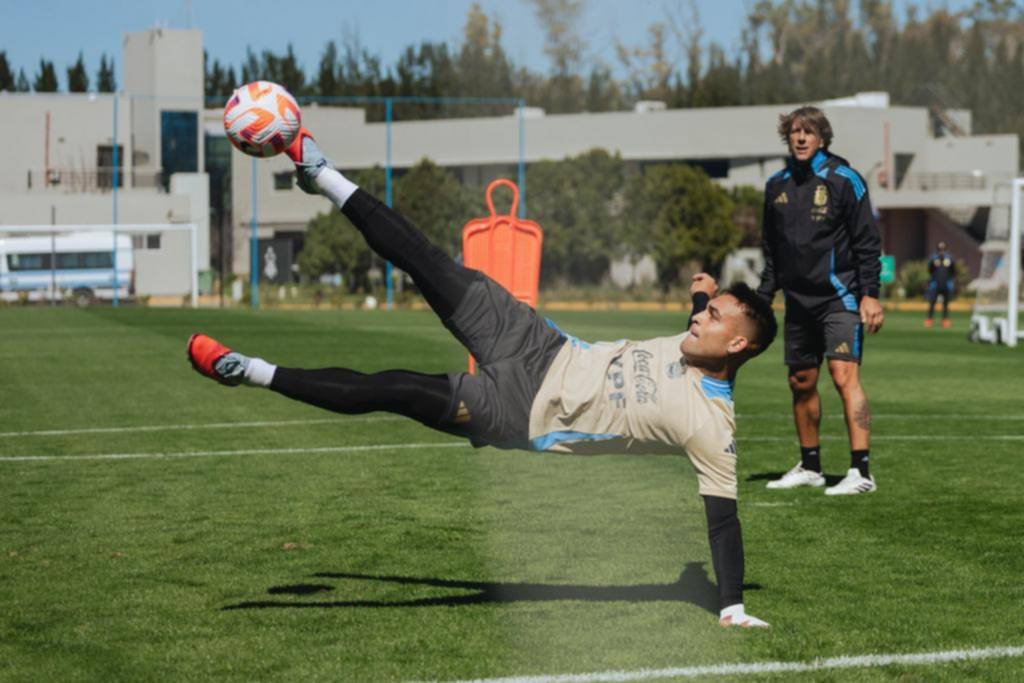 Selección: sin Messi y con cambios para viajar a Ecuador