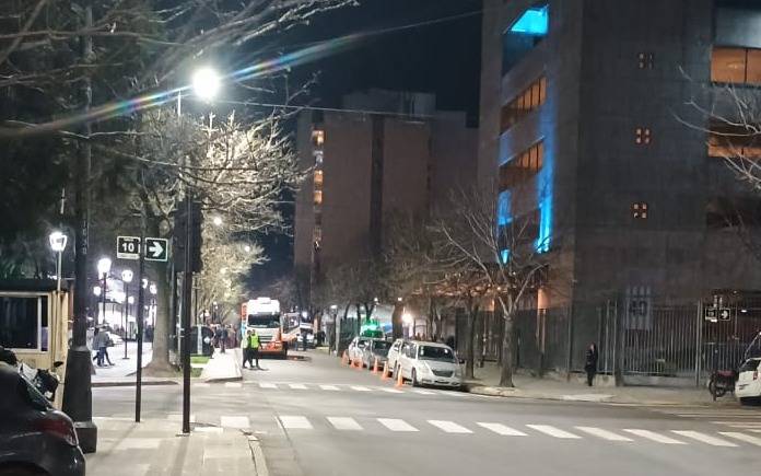 Vallado y desvíos en un sector del centro de La Plata en la previa de las elecciones del domingo