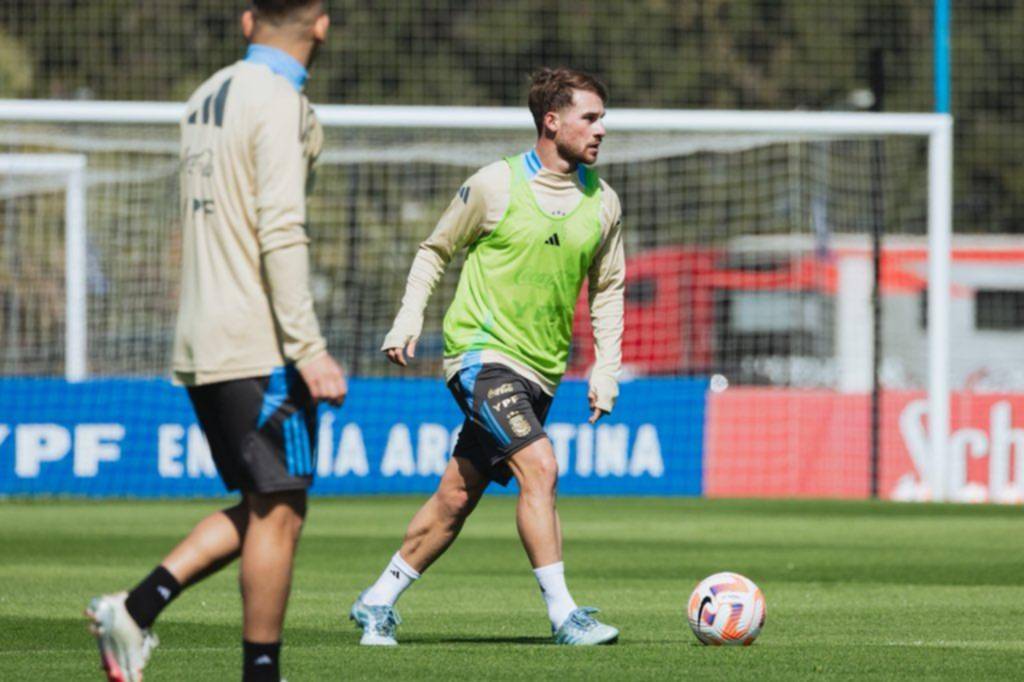 Objetivo Ecuador: con bajas, la Selección volvió a las prácticas