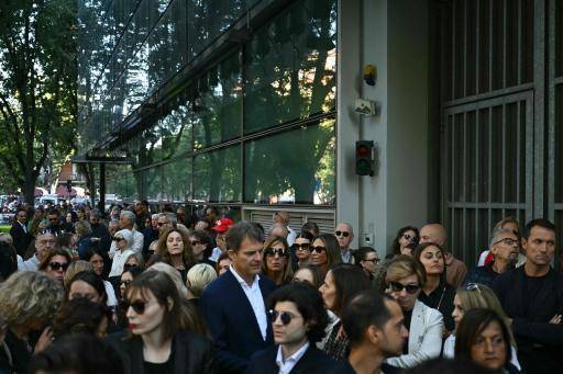 Fin de una época: una multitud despidió en Milán a Giorgio Armani