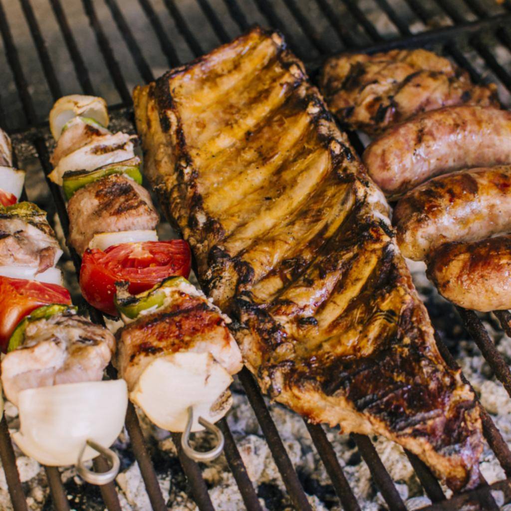 El cáncer y la parrilla pueden estar relacionados: qué hacer para reducir el riesgo