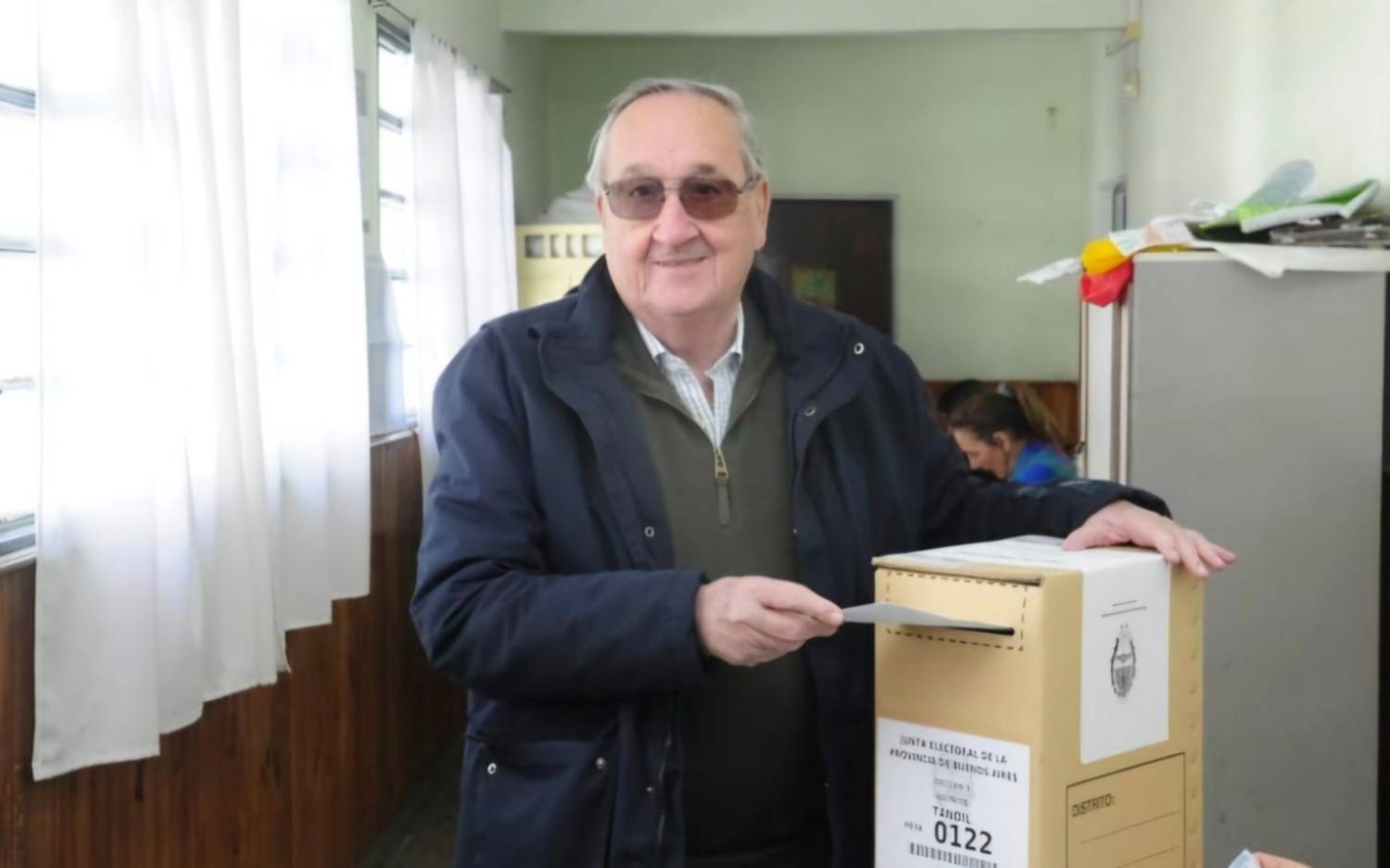 El intendente Lunghi votó en Tandil y llamó a ejercer la democracia en paz
