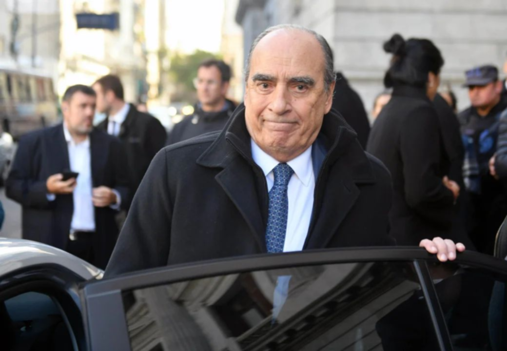 "Hay una distancia entre lo que la gente opina y lo que el Gobierno propone como política"
