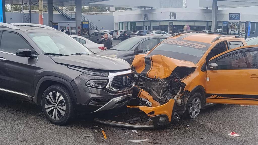 Velocidad, choque y casi una tragedia en la 122