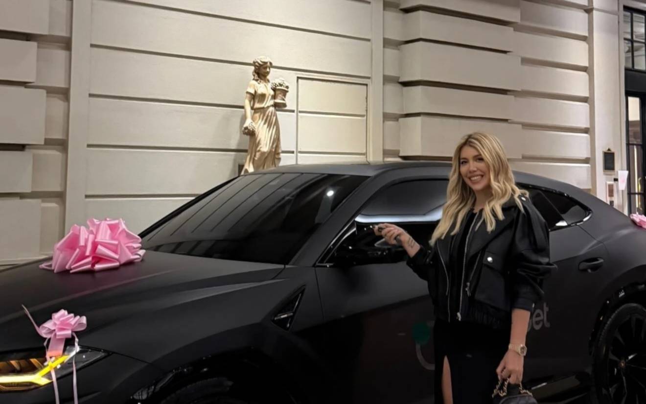 Wanda Nara, obligada por la Justicia, fue a una charla de ludopatía con su nuevo Lamborghini