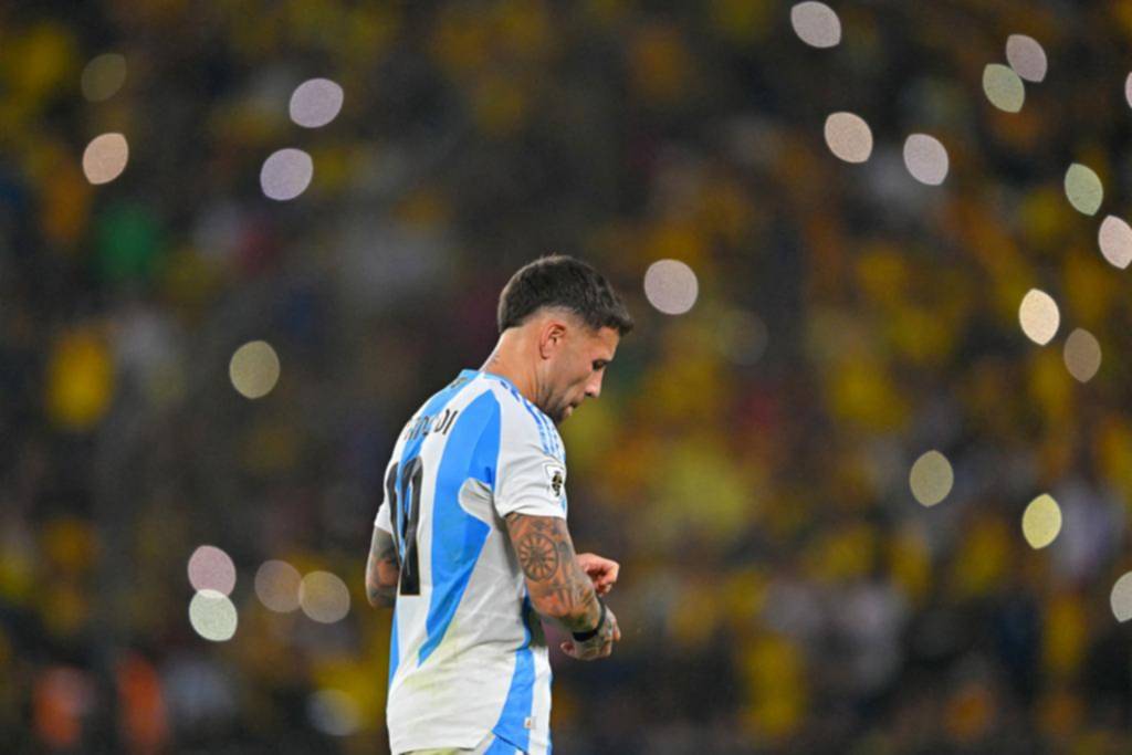 Otamendi se despidió de las Eliminatorias con una expulsión