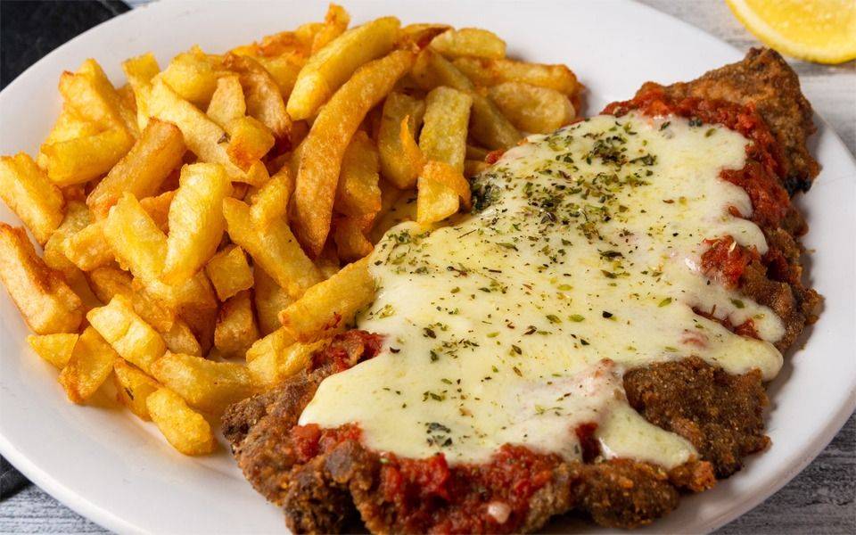 Un ranking ubica a La Plata entre las ciudades en donde más milanesas se piden por delivery