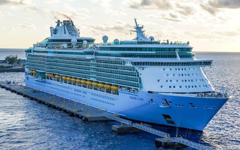 Escándalo en el Caribe: un pasajero saltó de un crucero para evitar pagar una deuda millonaria en el casino