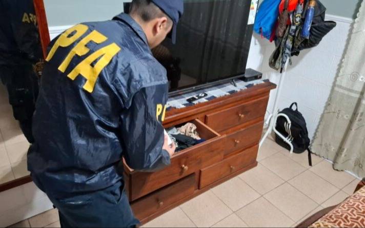 La Policía Federal realiza allanamientos en Quilmes por estafas informáticas