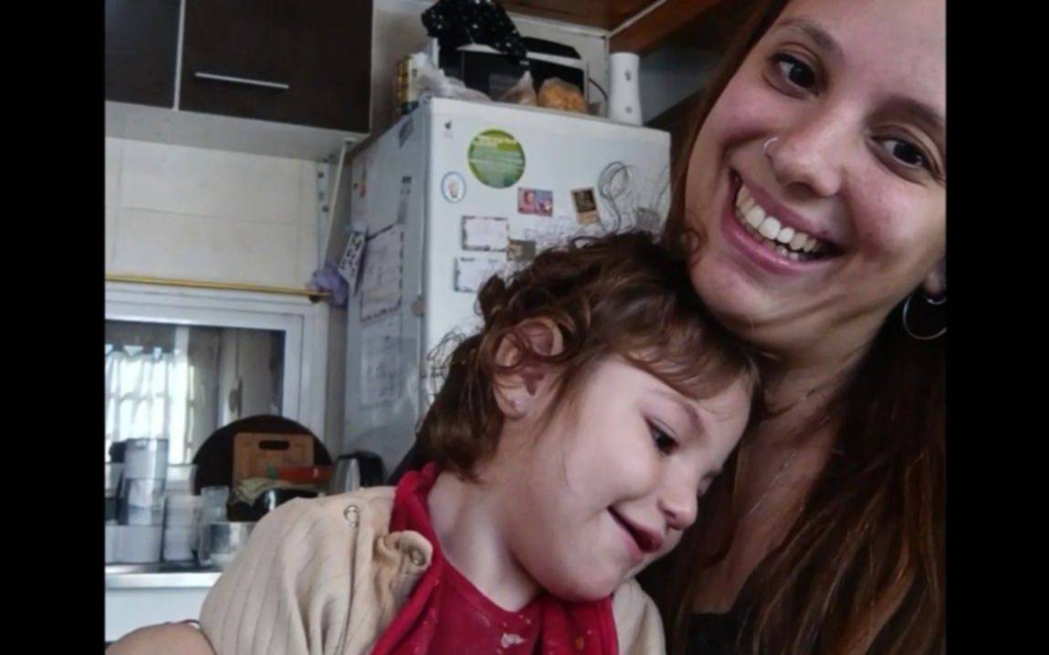 Con donación Tripera, campaña por Isabella: necesita viajar a México para mejorar su vida