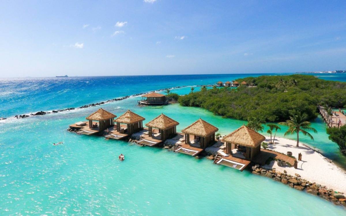 Directo a Aruba: Aerolíneas Argentinas anunció una nueva ruta hacia una playa paradisíaca del Caribe