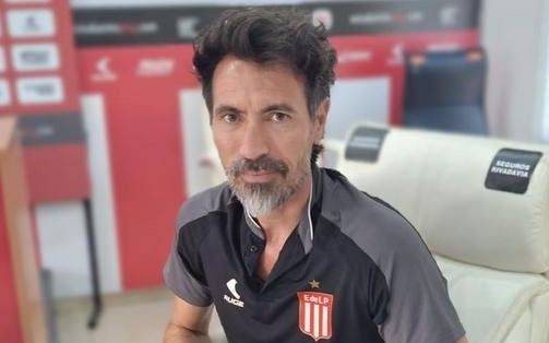 Domínguez define el once antes del cruce frente a River