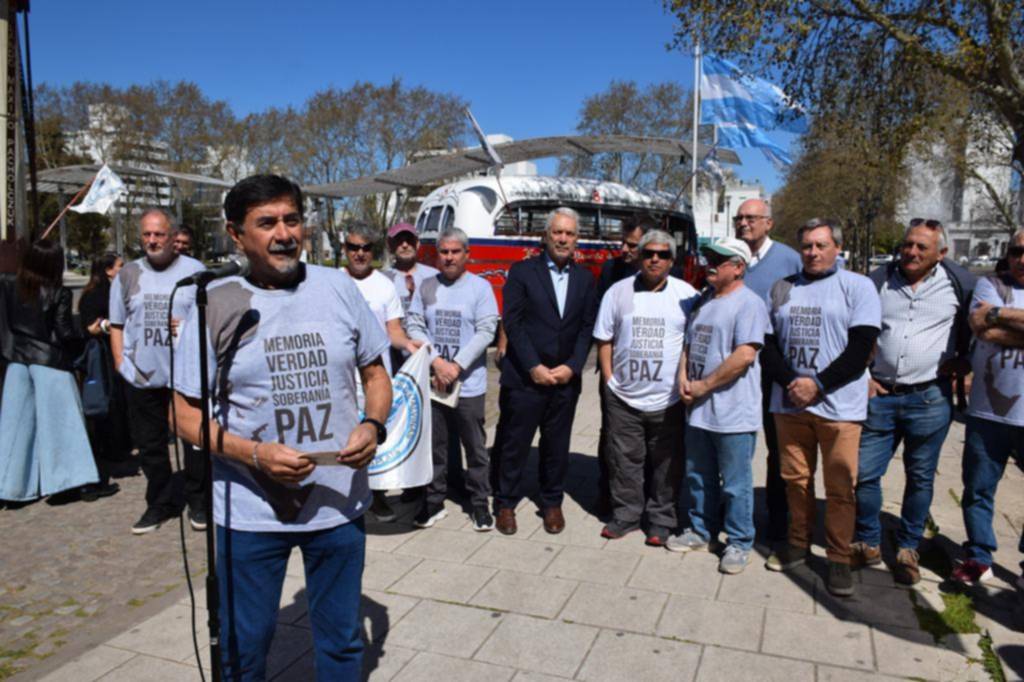 Homenaje local en Malvinas tras la restitución de identidad de tumbas