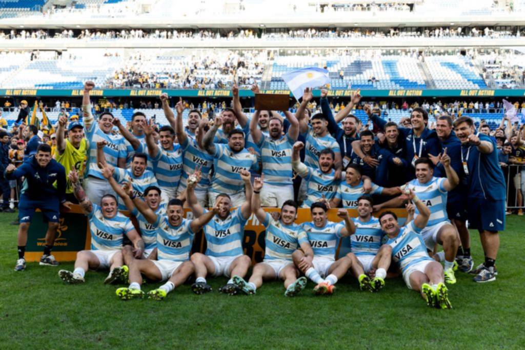 Triunfo y fiesta de Los Pumas en Australia