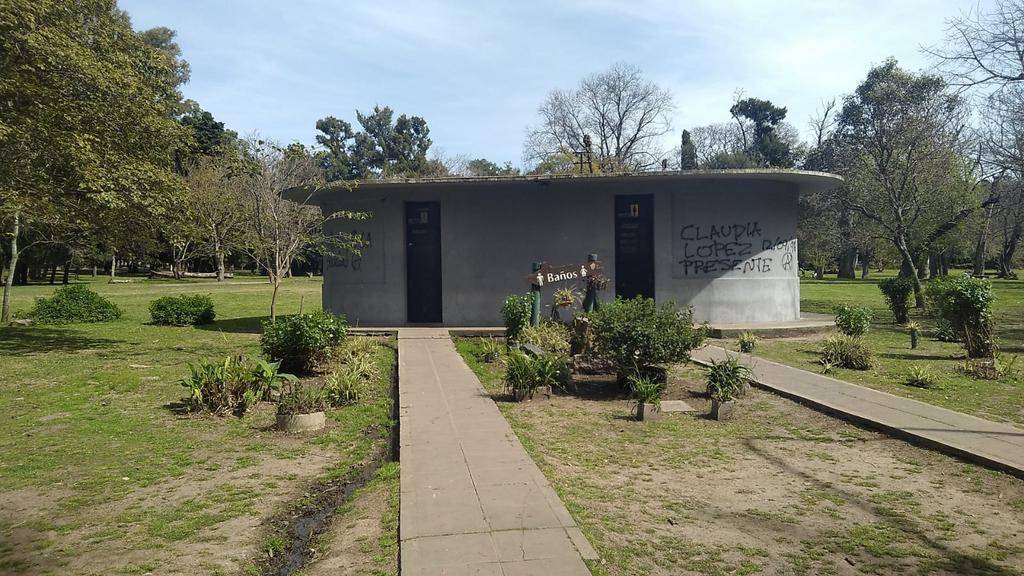 Los baños del Bosque, un día sí, otro no: sábado al mediodía, cerrados