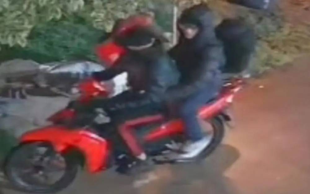 Motochorros entraron a una casa y robaron todo lo que pudieron en La Plata