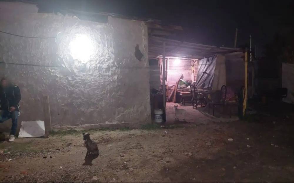 Conmoción tras el hallazgo sin vida de un joven en una vivienda de Abasto