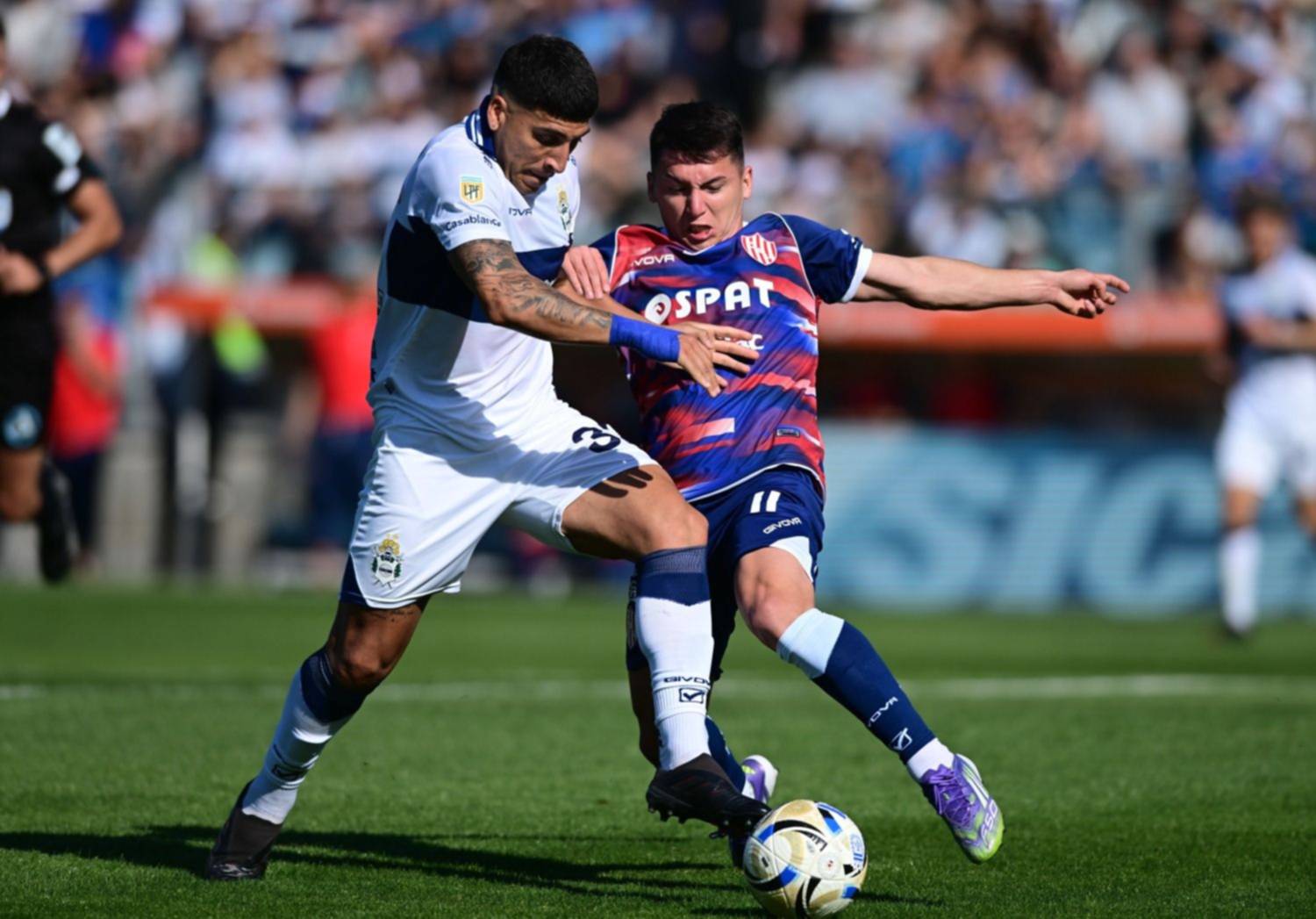 Gimnasia vs Unión.- El Lobo con notorias carencias en ataque y fallas defensivas, sufrió la eficacia del Tatengue: cayó 3 a 1