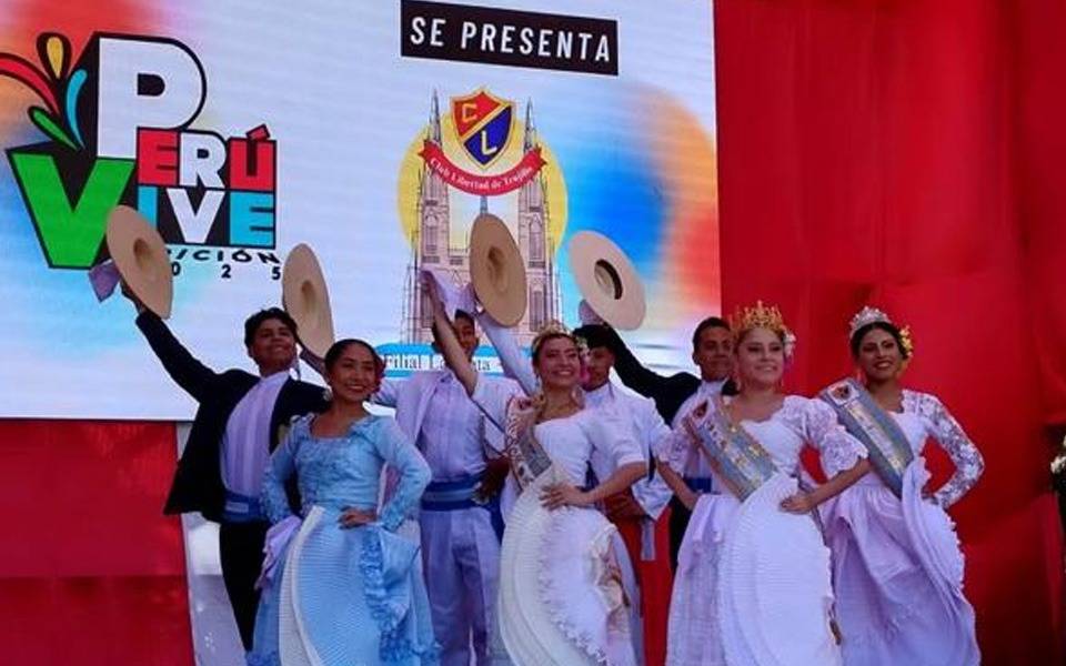 Perú Vive 2025: danzas típicas, shows y stands de gastronomía en la Plaza Moreno