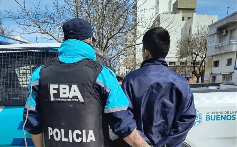 Maltrato animal en La Plata: detienen a un joven por golpear y ahorcar a sus perros