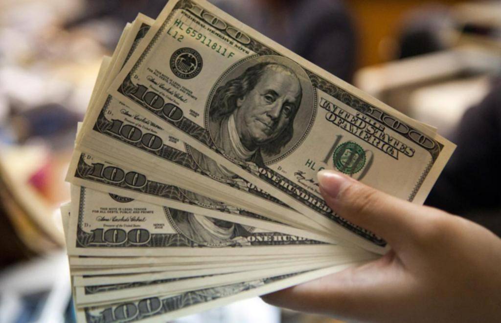 El Gobierno, con la mira en el dólar y los precios
