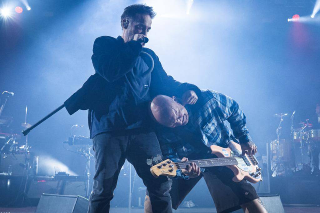Cadillacs y hermanos: la banda celebró sus 40 en La Plata haciendo gala de su conexión espiritual