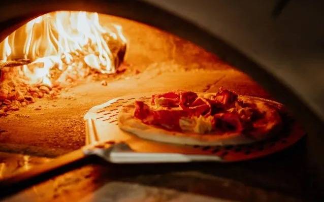 Comercios de Quilmes se suman a "La Noche de la Pizza y la Empanada" con importantes descuentos