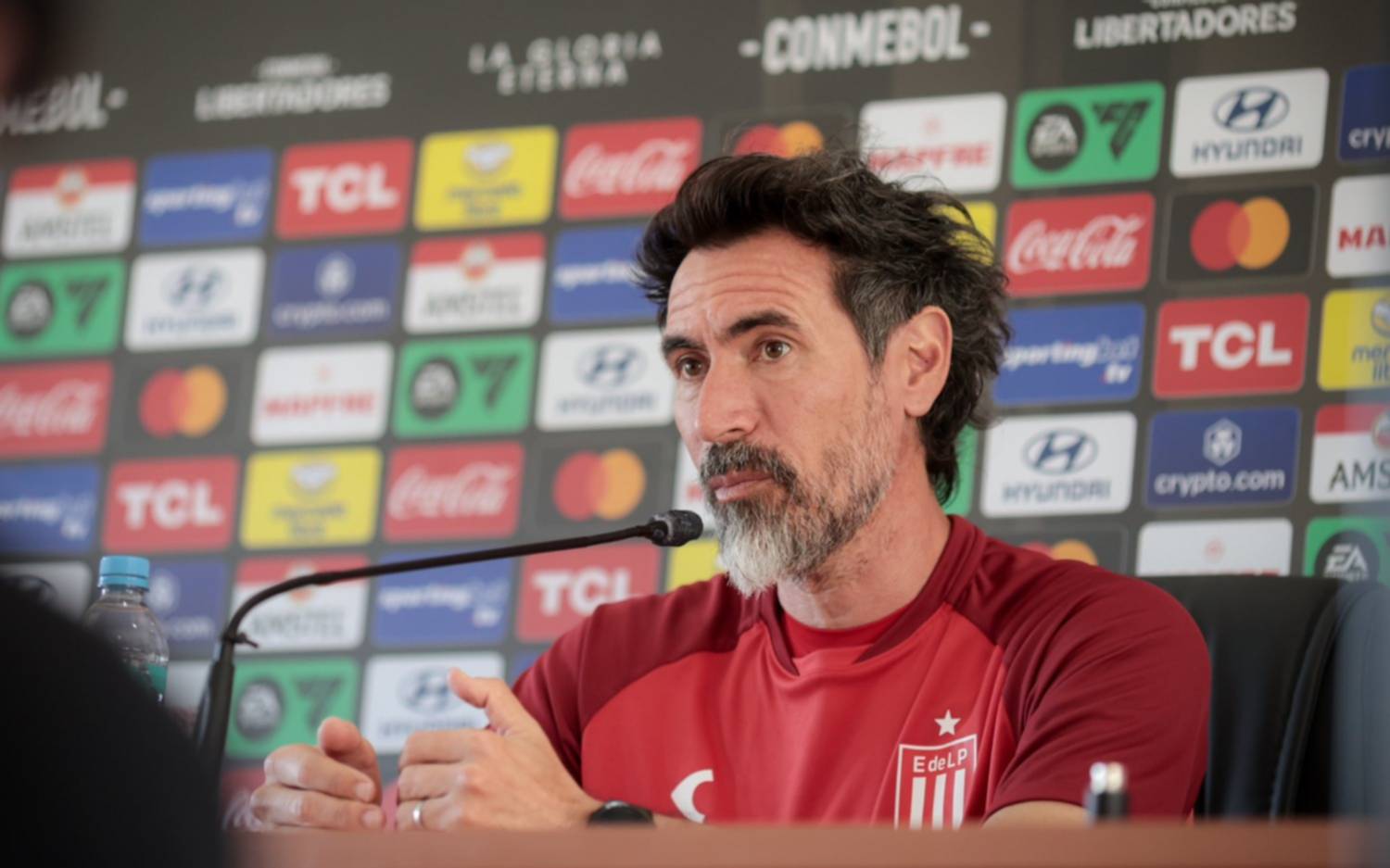 Domínguez debe sortear dos bajas en Estudiantes para enfrentar a Flamengo en Brasil