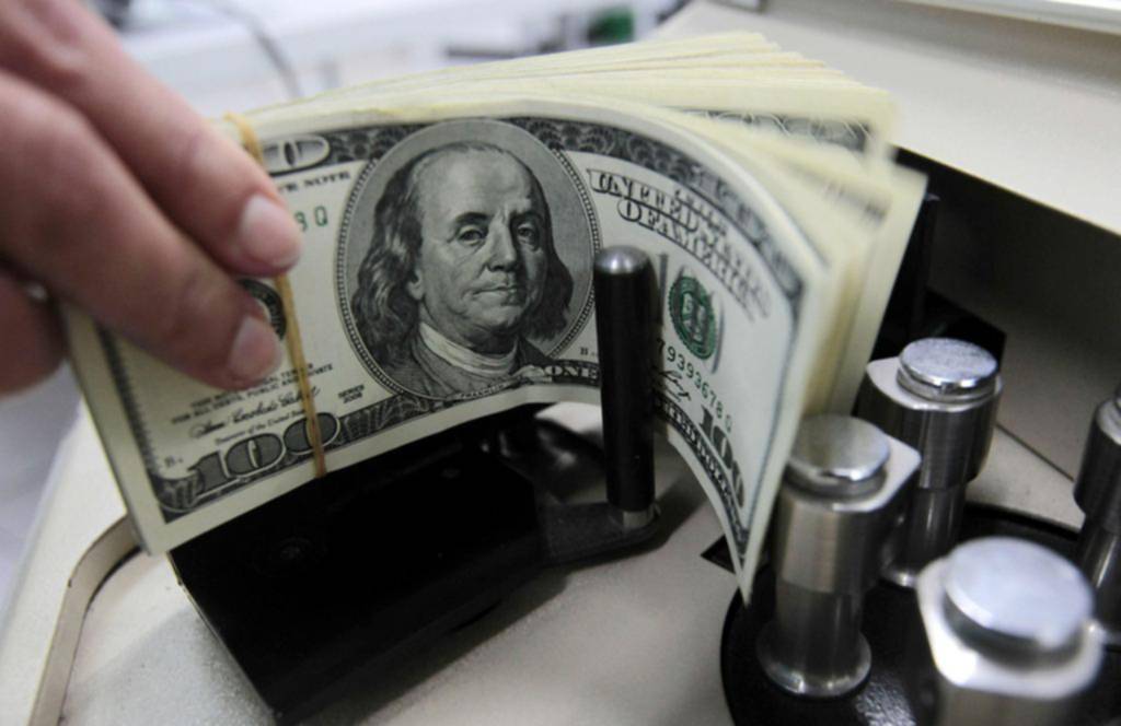 Dólar bajo presión: el mayorista a sólo $6 del techo de la banda