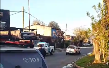 Dos menores resultaron gravemente heridos en un violento choque en Quilmes Oeste
