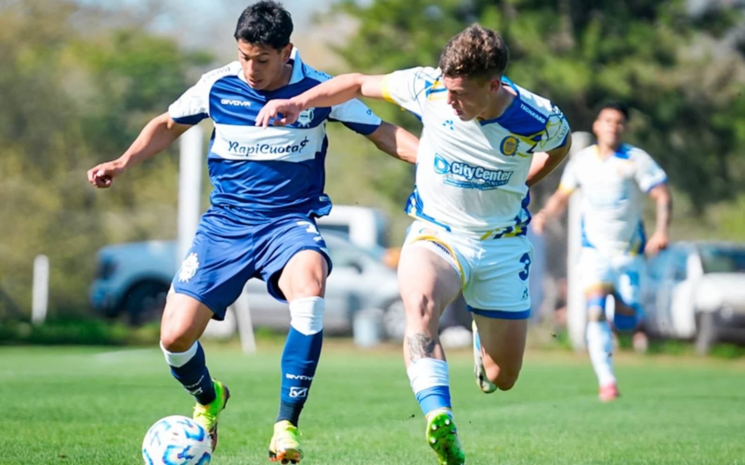 En un partidazo, la Reserva de Gimnasia empató 2 a 2 ante el líder Rosario Central
