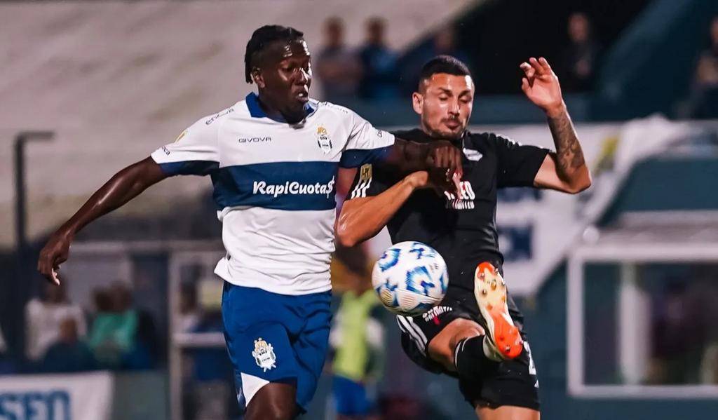 Orfila define el equipo para enfrentar a Riestra