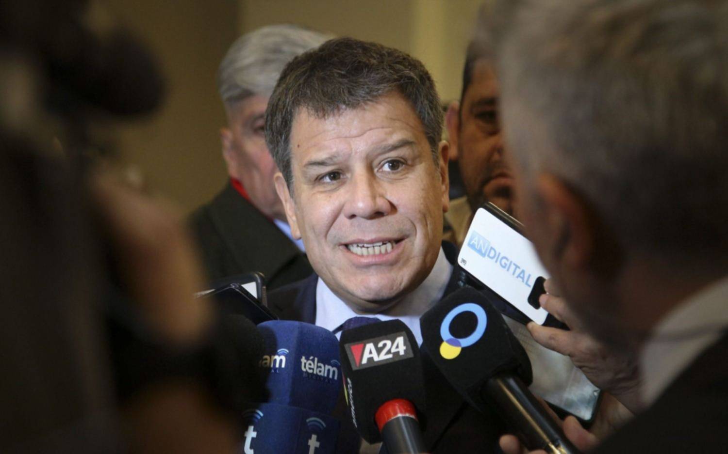 Manes pidió a los diputados "dignidad" al momento de votar